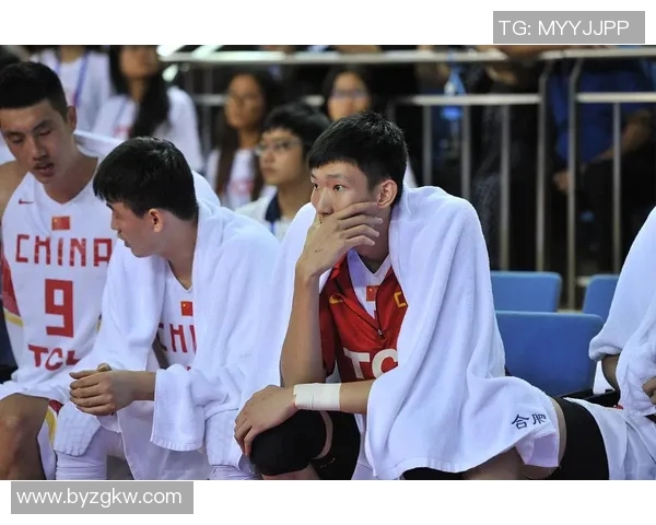 周琦在篮球赛场的崛起与挑战：从青涩少年到国家队核心的奋斗历程